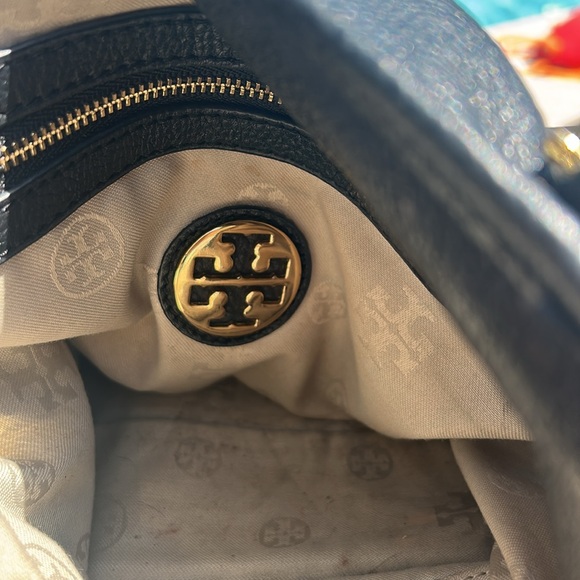 Tory Burch Amanda Classic Hobo - Picture 5 of 7